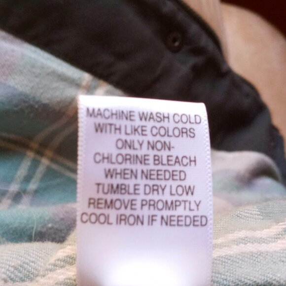 DEAL!!! Sonoma Life+Style Women’s L Black Quilted Vest Plaid Cozy Flannel Lining - Picture 10 of 10